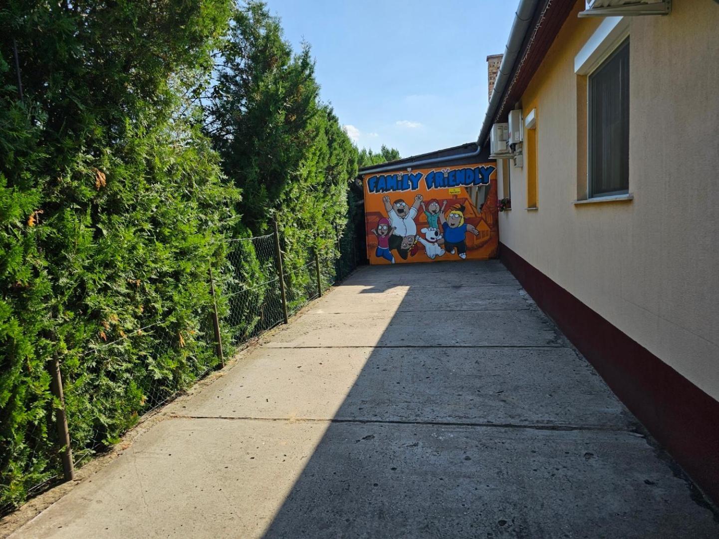 Family Friendly Gyál Exterior foto